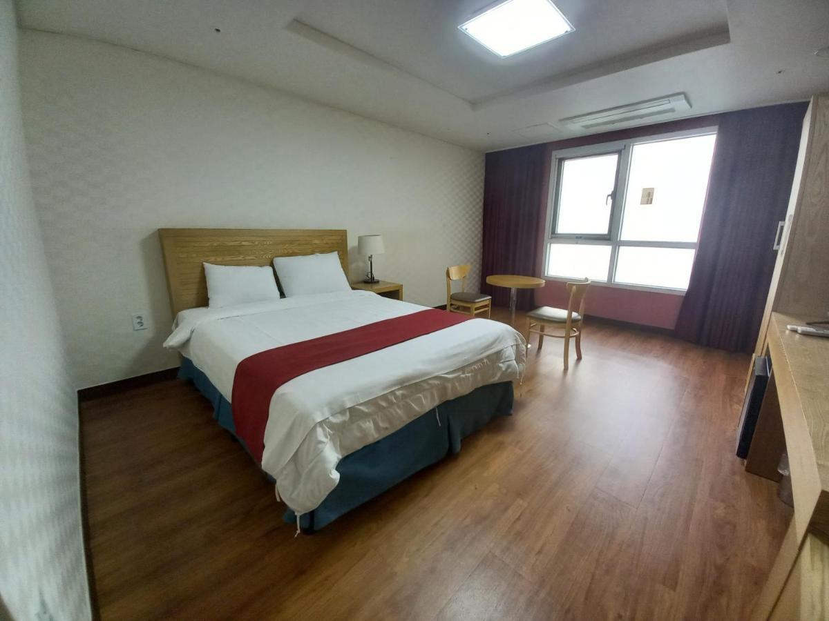 Breeze Bay Hotel Seogwipo Extérieur photo
