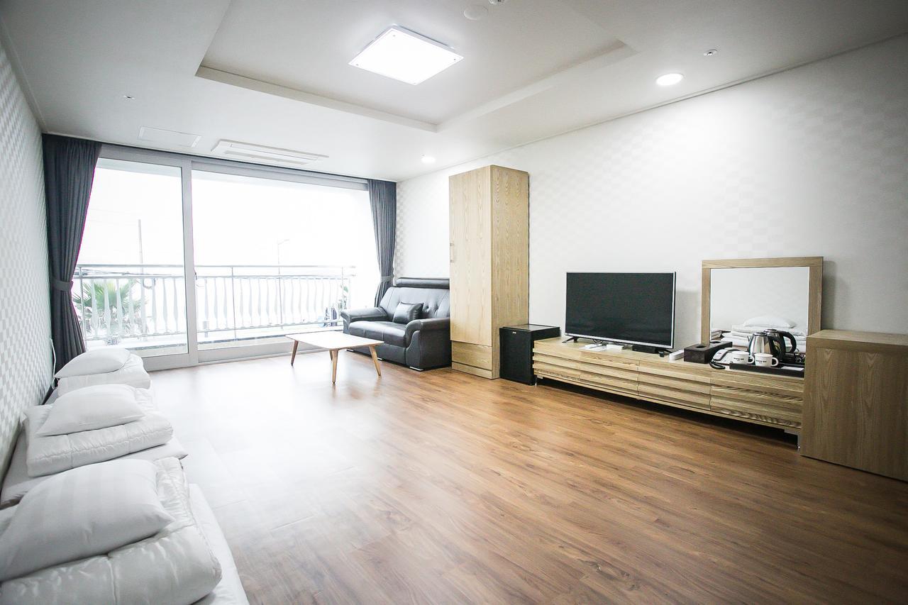 Breeze Bay Hotel Seogwipo Extérieur photo