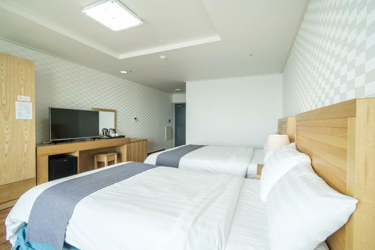 Breeze Bay Hotel Seogwipo Extérieur photo