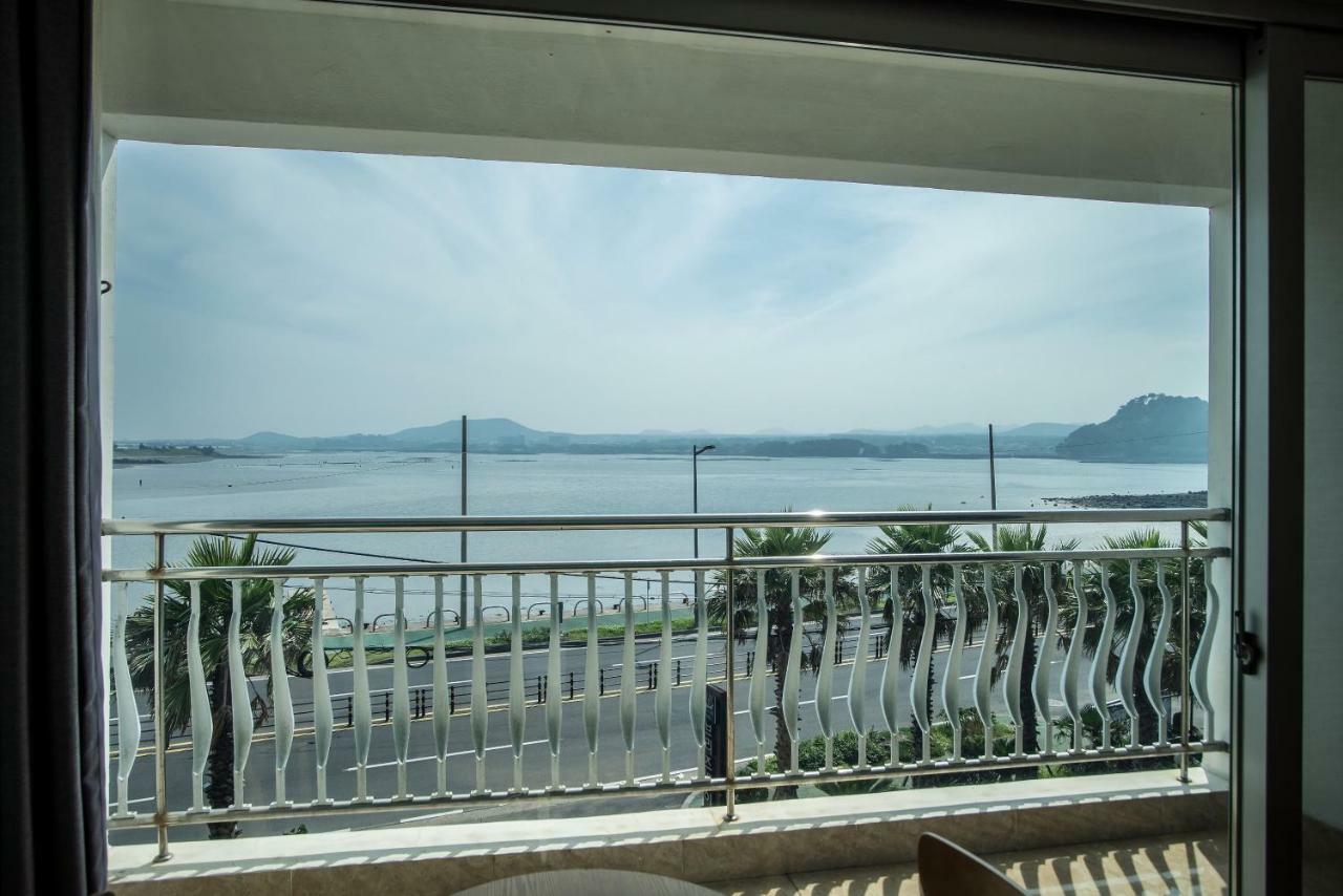 Breeze Bay Hotel Seogwipo Extérieur photo