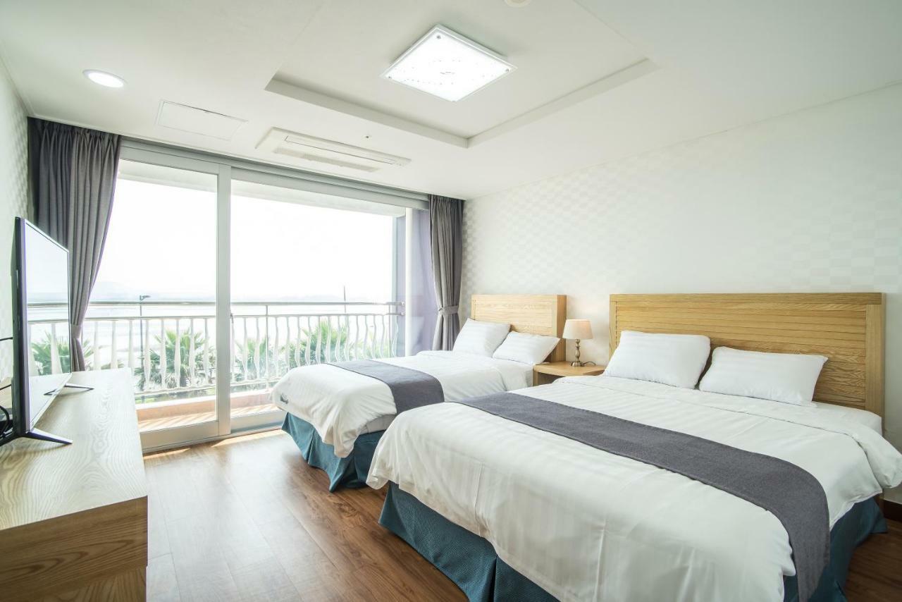 Breeze Bay Hotel Seogwipo Extérieur photo