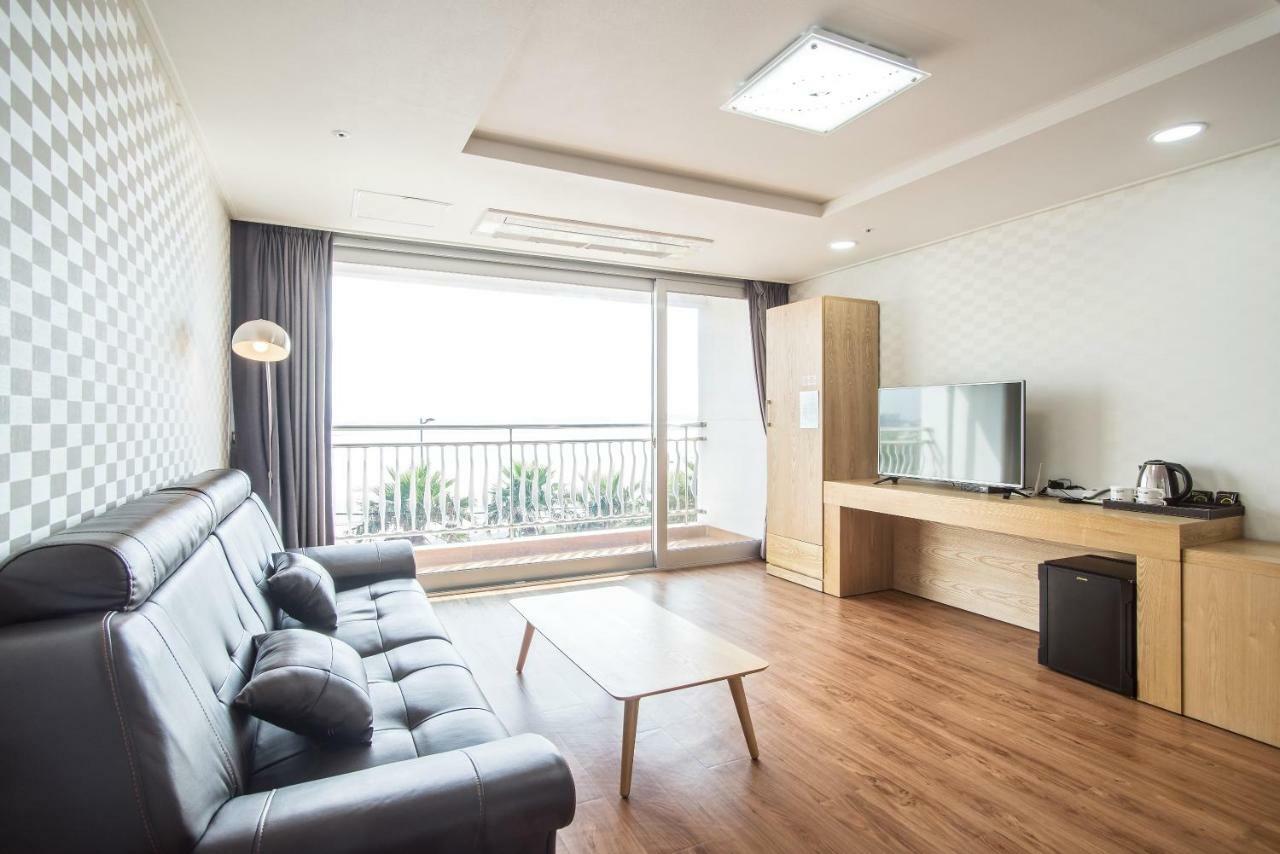Breeze Bay Hotel Seogwipo Extérieur photo