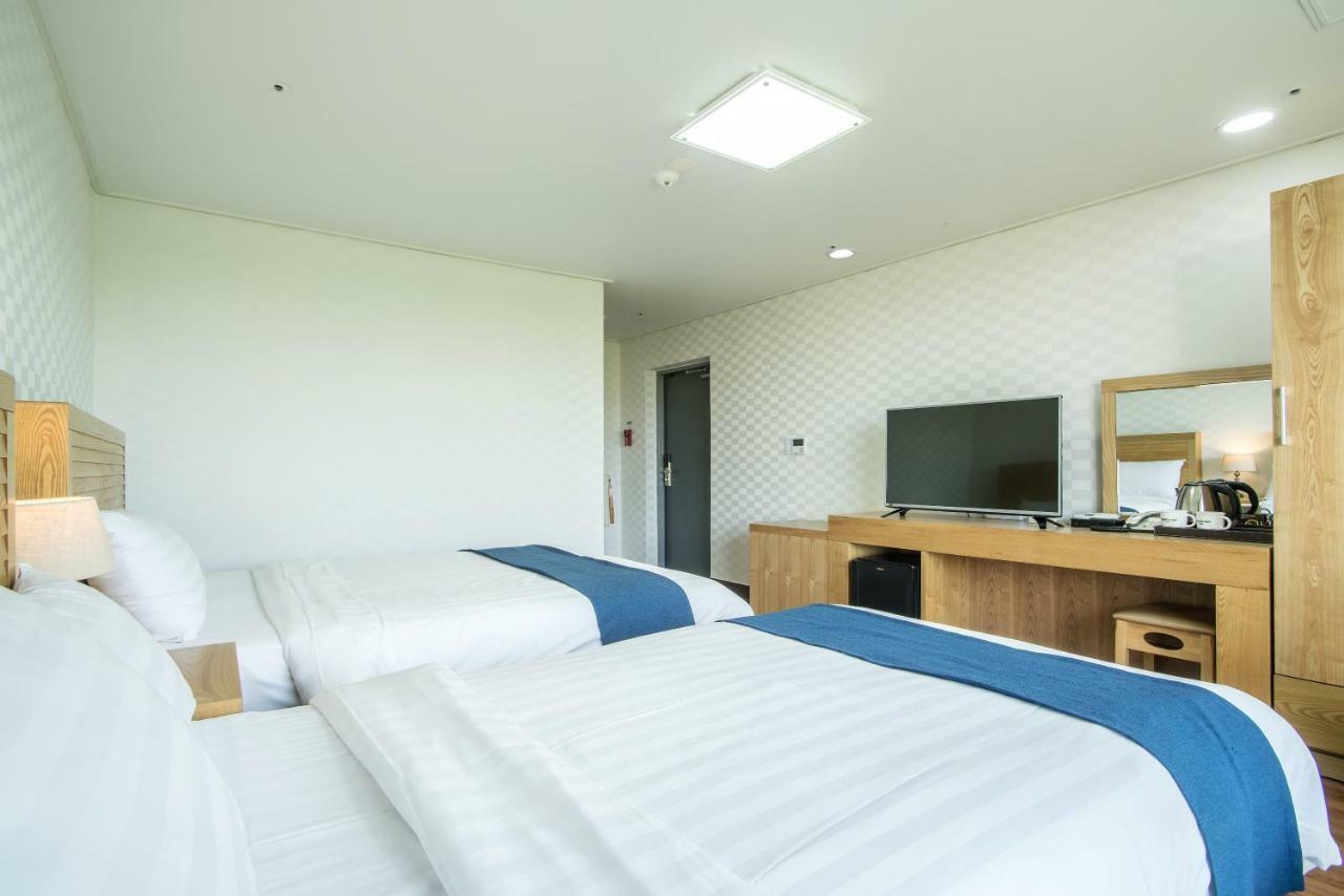 Breeze Bay Hotel Seogwipo Extérieur photo