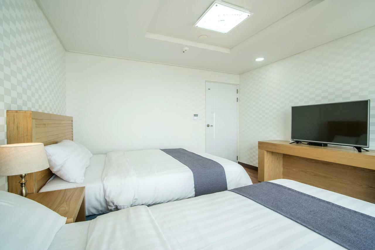 Breeze Bay Hotel Seogwipo Extérieur photo