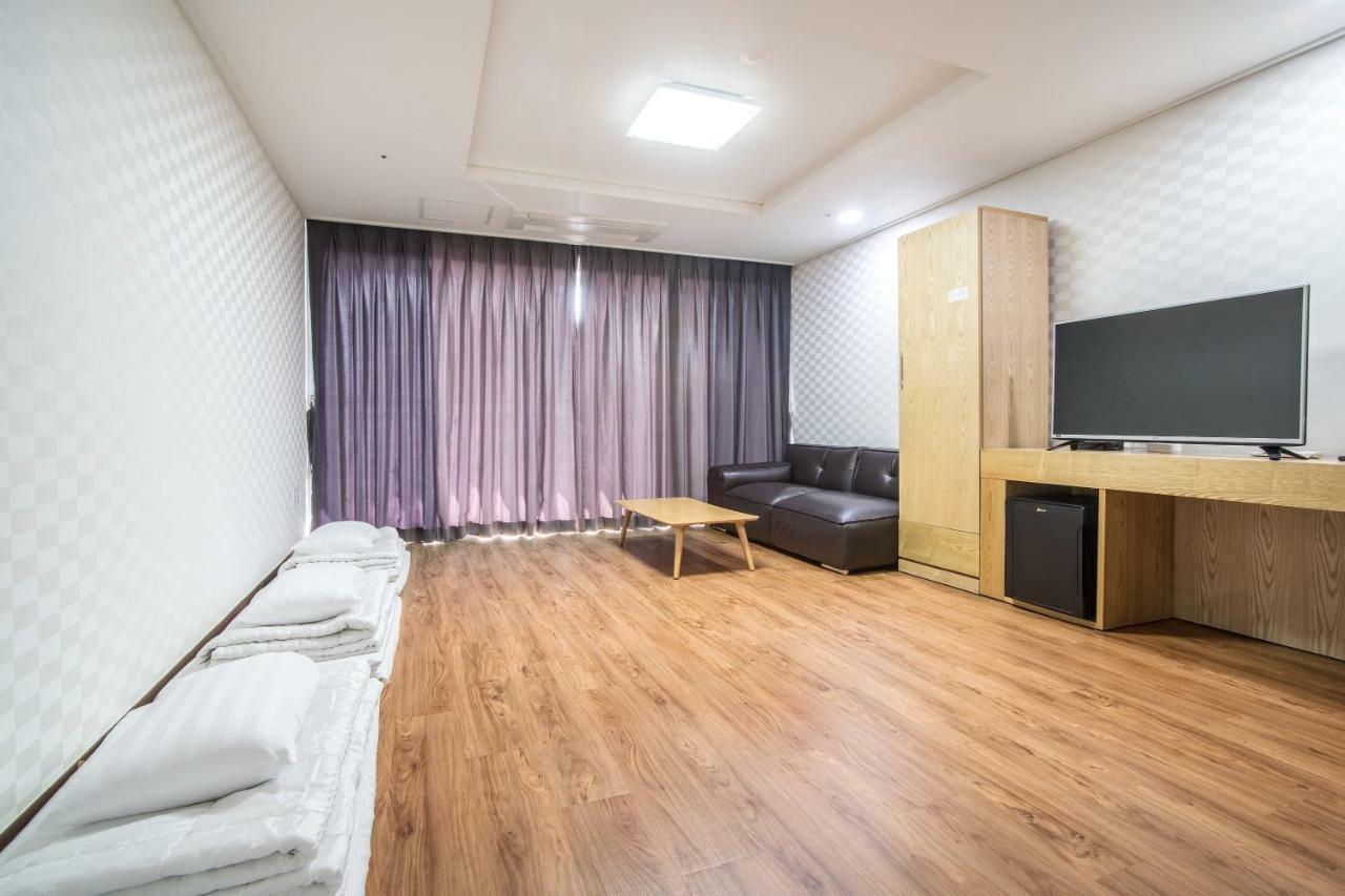 Breeze Bay Hotel Seogwipo Extérieur photo